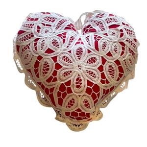 VINTAGE HEART SHAPED CROCHET LACE RED SMALL‎ TOSS PILLOW